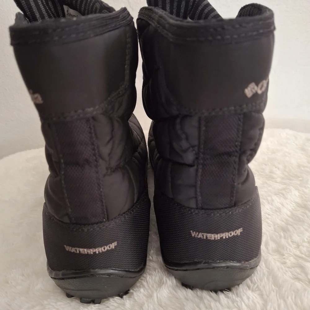 Women's Columbia Black Winter Boots Rugged Design Waterproof Size 6.